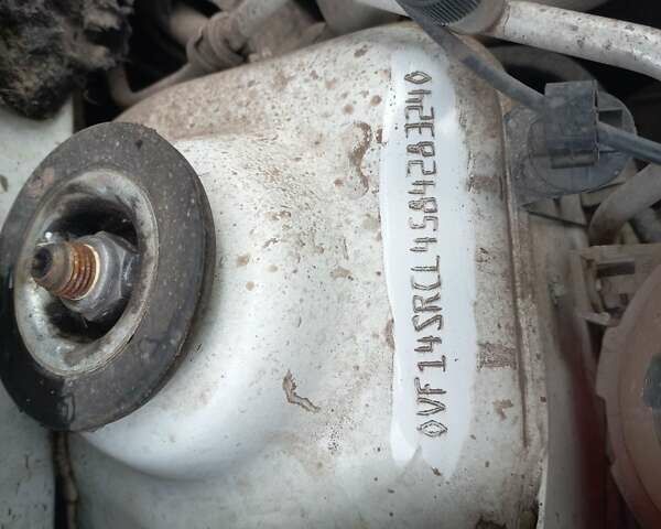 Білий Рено Логан, об'ємом двигуна 1.46 л та пробігом 100 тис. км за 6500 $, фото 5 на Automoto.ua