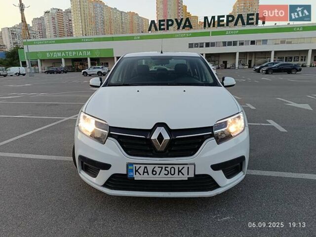 Белый Рено Логан, объемом двигателя 1.2 л и пробегом 152 тыс. км за 4999 $, фото 1 на Automoto.ua