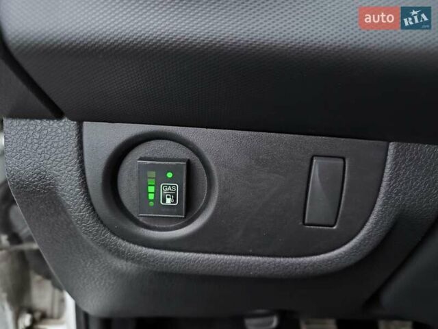 Белый Рено Логан, объемом двигателя 1.15 л и пробегом 217 тыс. км за 4900 $, фото 11 на Automoto.ua