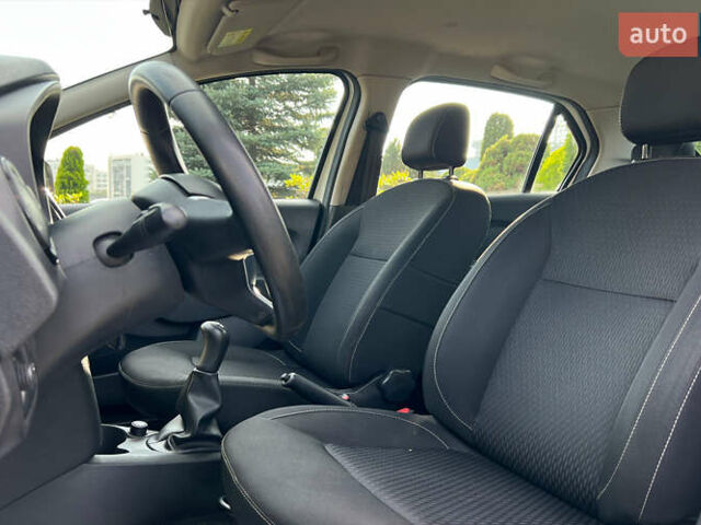 Белый Рено Логан, объемом двигателя 1.5 л и пробегом 107 тыс. км за 8999 $, фото 8 на Automoto.ua