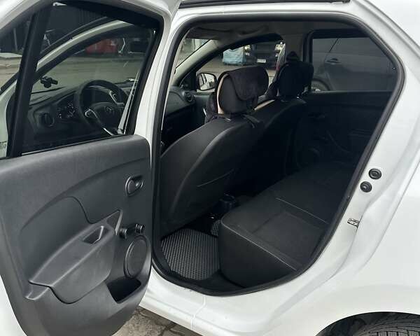 Білий Рено Логан, об'ємом двигуна 1.5 л та пробігом 127 тис. км за 7400 $, фото 43 на Automoto.ua