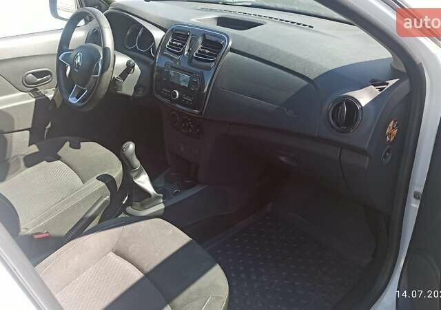 Белый Рено Логан, объемом двигателя 1.46 л и пробегом 272 тыс. км за 6500 $, фото 7 на Automoto.ua