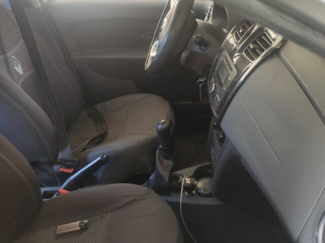 Білий Рено Логан, об'ємом двигуна 1.5 л та пробігом 200 тис. км за 6500 $, фото 9 на Automoto.ua