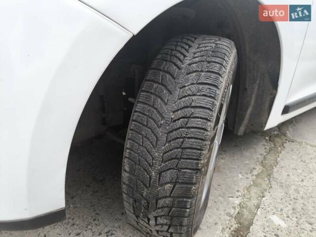 Белый Рено Логан, объемом двигателя 1.15 л и пробегом 217 тыс. км за 4900 $, фото 13 на Automoto.ua