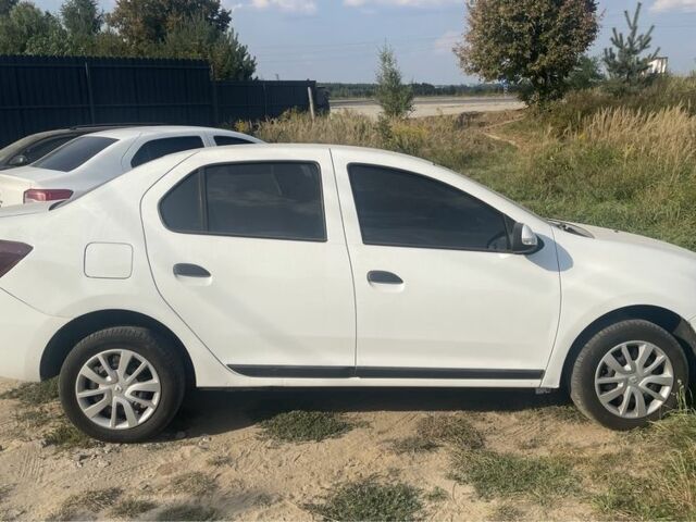Белый Рено Логан, объемом двигателя 1.2 л и пробегом 106 тыс. км за 6400 $, фото 2 на Automoto.ua