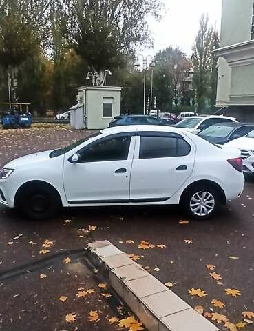 Білий Рено Логан, об'ємом двигуна 1.46 л та пробігом 138 тис. км за 6750 $, фото 2 на Automoto.ua