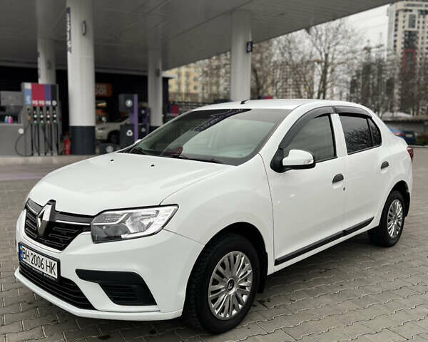 Белый Рено Логан, объемом двигателя 1.14 л и пробегом 140 тыс. км за 7950 $, фото 2 на Automoto.ua