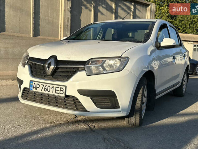 Белый Рено Логан, объемом двигателя 1.2 л и пробегом 240 тыс. км за 5600 $, фото 1 на Automoto.ua