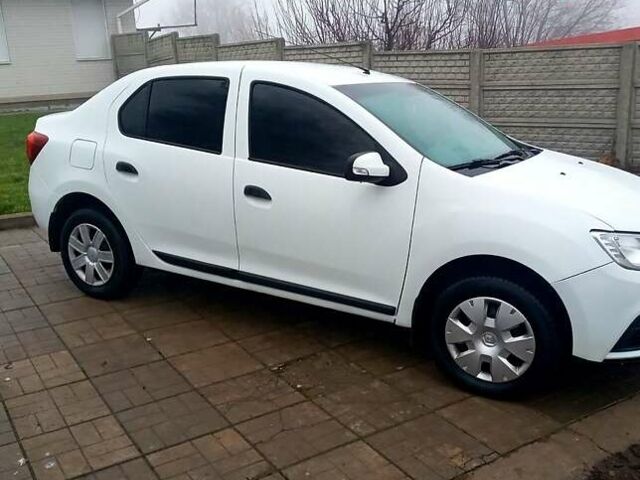 Белый Рено Логан, объемом двигателя 1.1 л и пробегом 164 тыс. км за 6000 $, фото 1 на Automoto.ua