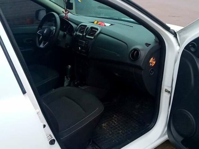 Белый Рено Логан, объемом двигателя 1.1 л и пробегом 164 тыс. км за 6000 $, фото 4 на Automoto.ua