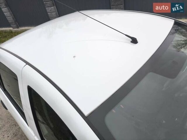 Белый Рено Логан, объемом двигателя 1.15 л и пробегом 217 тыс. км за 4900 $, фото 9 на Automoto.ua