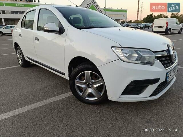 Белый Рено Логан, объемом двигателя 1.2 л и пробегом 152 тыс. км за 4999 $, фото 2 на Automoto.ua