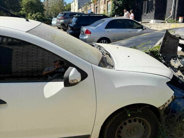 Білий Рено Логан, об'ємом двигуна 1.5 л та пробігом 250 тис. км за 3500 $, фото 8 на Automoto.ua