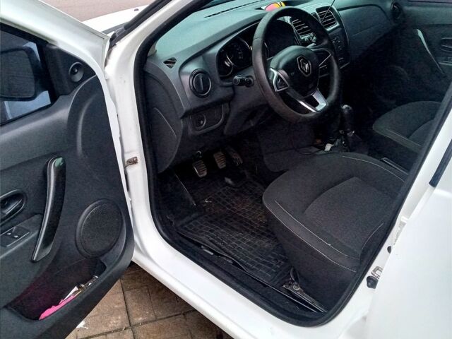 Белый Рено Логан, объемом двигателя 1.1 л и пробегом 0 тыс. км за 6000 $, фото 6 на Automoto.ua