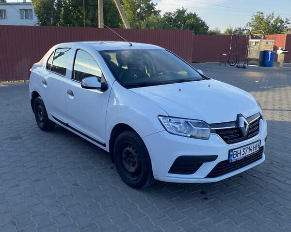 Белый Рено Логан, объемом двигателя 1.5 л и пробегом 234 тыс. км за 6500 $, фото 4 на Automoto.ua