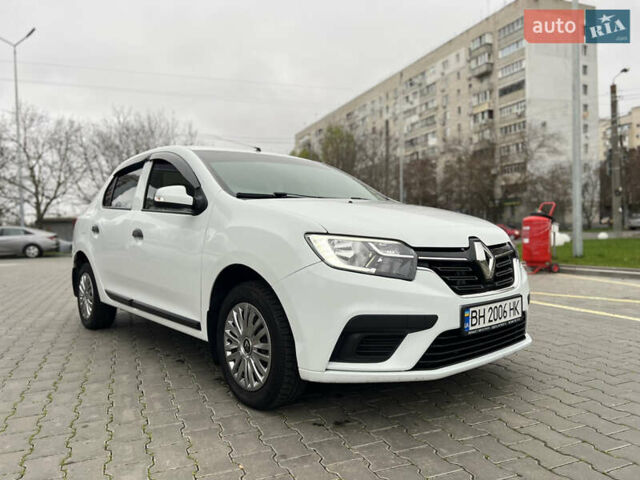 Белый Рено Логан, объемом двигателя 1.14 л и пробегом 140 тыс. км за 7950 $, фото 4 на Automoto.ua