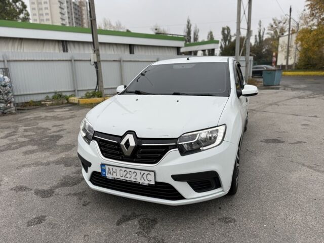 Белый Рено Логан, объемом двигателя 1.1 л и пробегом 189 тыс. км за 5000 $, фото 1 на Automoto.ua
