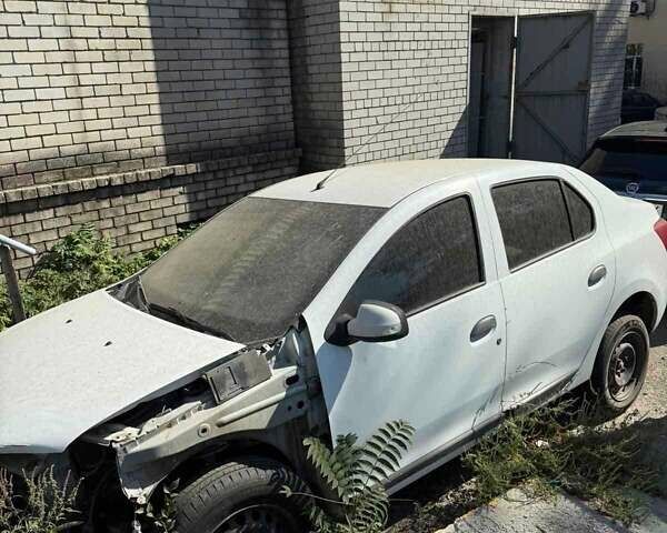 Білий Рено Логан, об'ємом двигуна 1.5 л та пробігом 250 тис. км за 3500 $, фото 4 на Automoto.ua