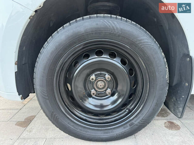 Белый Рено Логан, объемом двигателя 1.46 л и пробегом 219 тыс. км за 6999 $, фото 45 на Automoto.ua