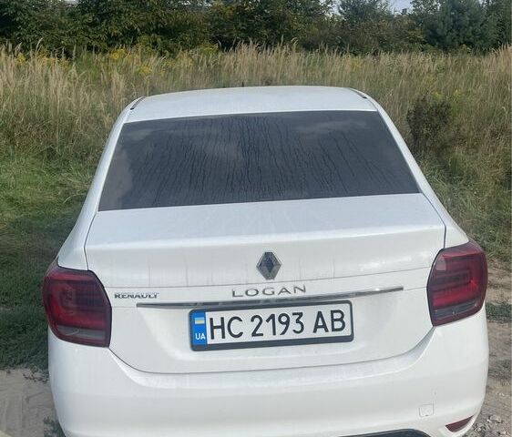 Белый Рено Логан, объемом двигателя 1.2 л и пробегом 106 тыс. км за 6400 $, фото 3 на Automoto.ua