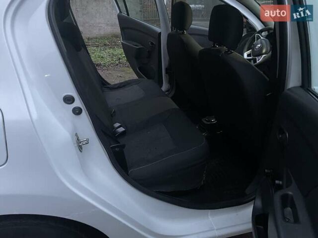 Білий Рено Логан, об'ємом двигуна 1.15 л та пробігом 219 тис. км за 4999 $, фото 10 на Automoto.ua