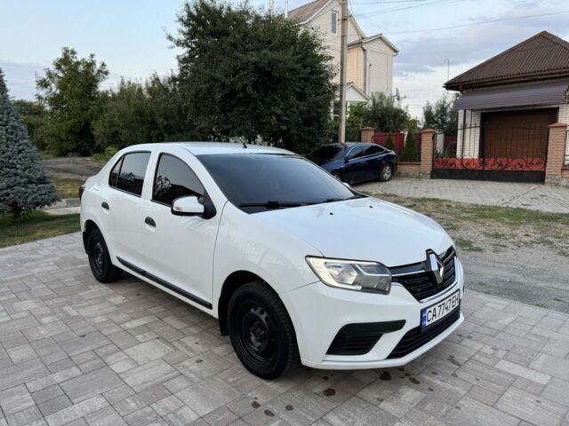 Белый Рено Логан, объемом двигателя 1.5 л и пробегом 219 тыс. км за 7299 $, фото 2 на Automoto.ua
