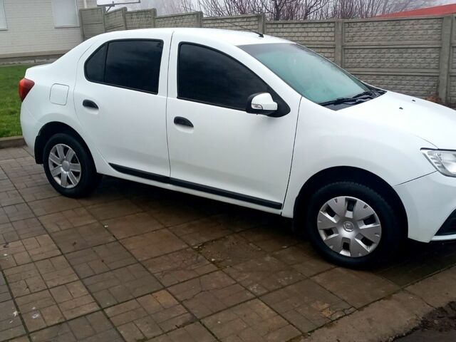 Белый Рено Логан, объемом двигателя 1.1 л и пробегом 0 тыс. км за 6000 $, фото 2 на Automoto.ua