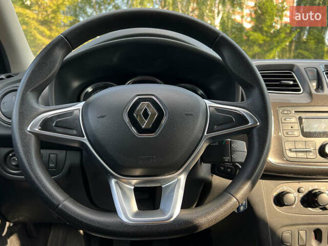 Белый Рено Логан, объемом двигателя 1.5 л и пробегом 107 тыс. км за 8999 $, фото 10 на Automoto.ua