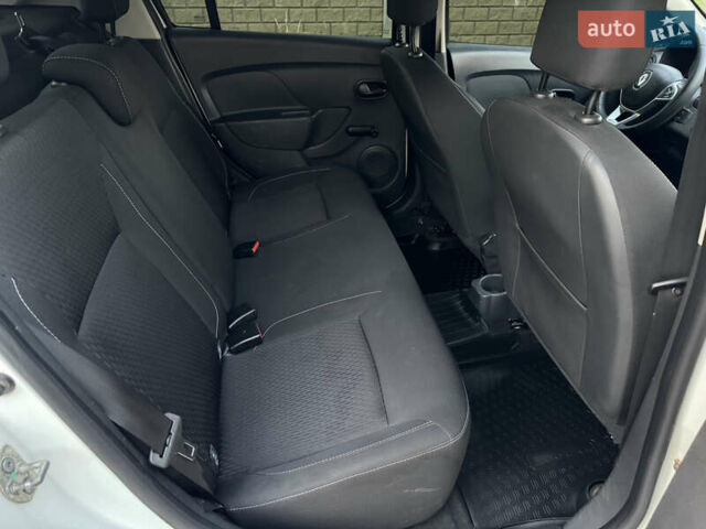 Белый Рено Логан, объемом двигателя 1.15 л и пробегом 200 тыс. км за 5200 $, фото 11 на Automoto.ua