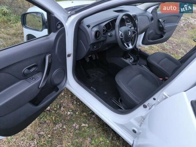 Белый Рено Логан, объемом двигателя 1.15 л и пробегом 217 тыс. км за 4900 $, фото 6 на Automoto.ua