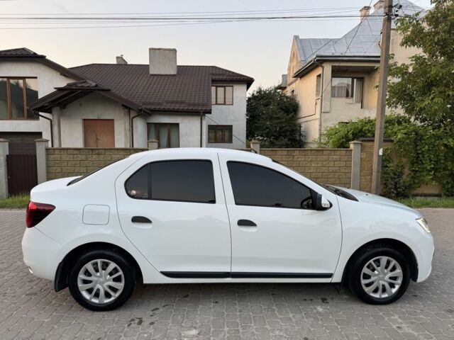 Белый Рено Логан, объемом двигателя 1.1 л и пробегом 201 тыс. км за 5200 $, фото 2 на Automoto.ua