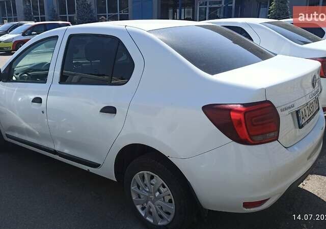 Белый Рено Логан, объемом двигателя 1.46 л и пробегом 272 тыс. км за 6500 $, фото 3 на Automoto.ua