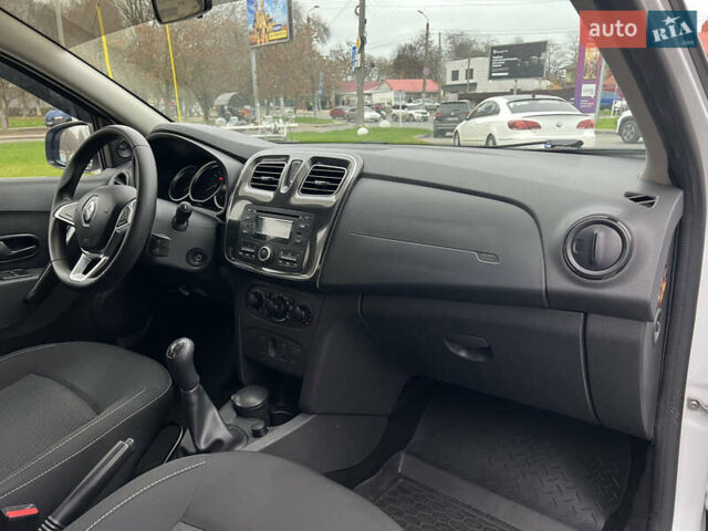 Белый Рено Логан, объемом двигателя 1.14 л и пробегом 140 тыс. км за 7950 $, фото 20 на Automoto.ua