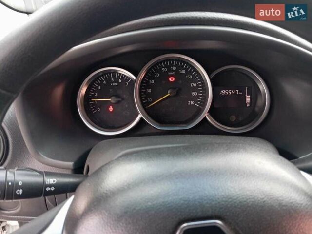 Белый Рено Логан, объемом двигателя 1.2 л и пробегом 195 тыс. км за 5299 $, фото 11 на Automoto.ua