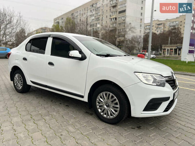 Белый Рено Логан, объемом двигателя 1.14 л и пробегом 140 тыс. км за 7950 $, фото 5 на Automoto.ua