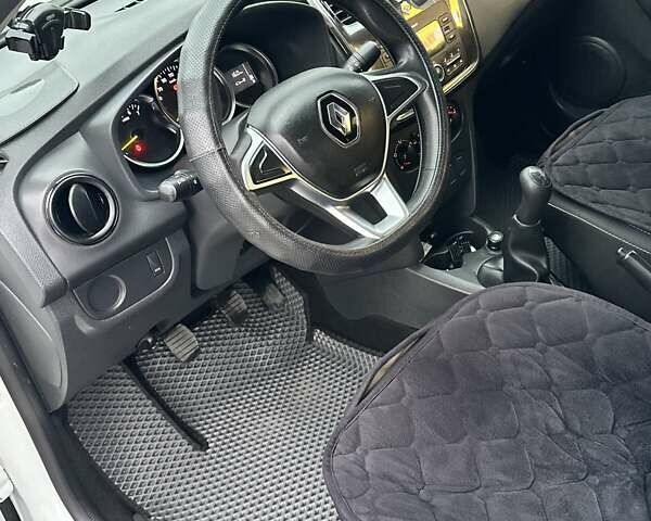 Білий Рено Логан, об'ємом двигуна 1.5 л та пробігом 127 тис. км за 7400 $, фото 40 на Automoto.ua