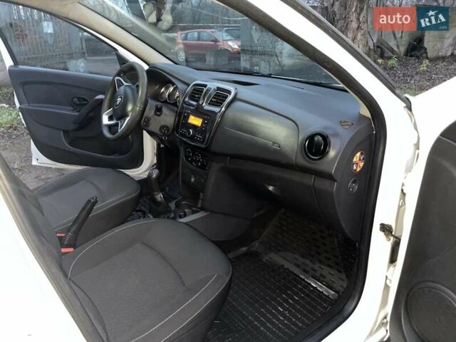 Білий Рено Логан, об'ємом двигуна 1.15 л та пробігом 219 тис. км за 4999 $, фото 8 на Automoto.ua