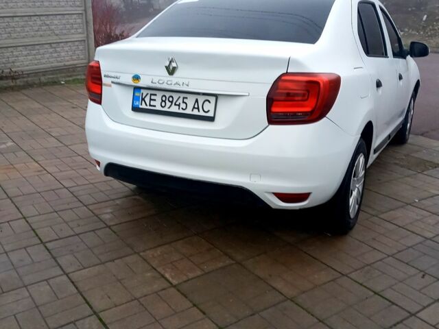 Белый Рено Логан, объемом двигателя 1.1 л и пробегом 0 тыс. км за 6000 $, фото 4 на Automoto.ua