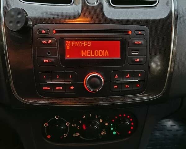 Белый Рено Логан, объемом двигателя 1.2 л и пробегом 152 тыс. км за 4999 $, фото 13 на Automoto.ua