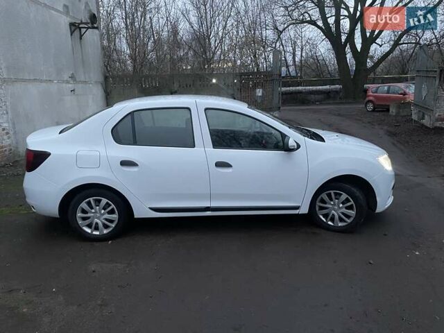 Білий Рено Логан, об'ємом двигуна 1.15 л та пробігом 219 тис. км за 4999 $, фото 6 на Automoto.ua