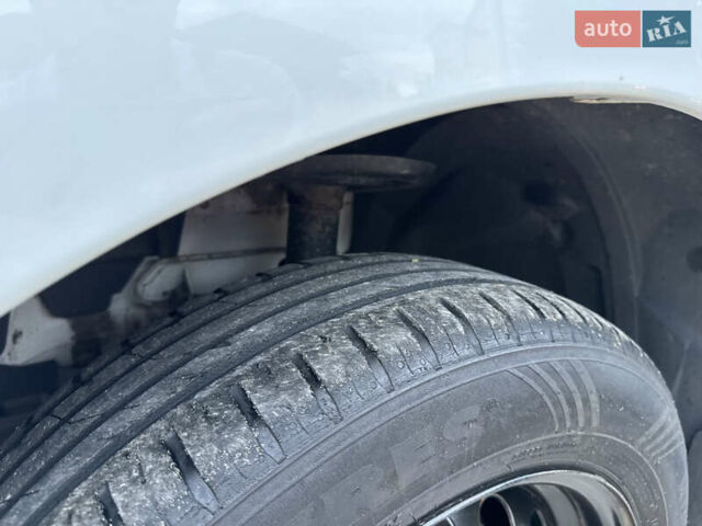 Белый Рено Логан, объемом двигателя 1.46 л и пробегом 219 тыс. км за 6999 $, фото 46 на Automoto.ua
