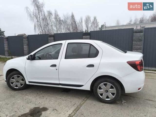 Белый Рено Логан, объемом двигателя 1.15 л и пробегом 217 тыс. км за 4900 $, фото 3 на Automoto.ua