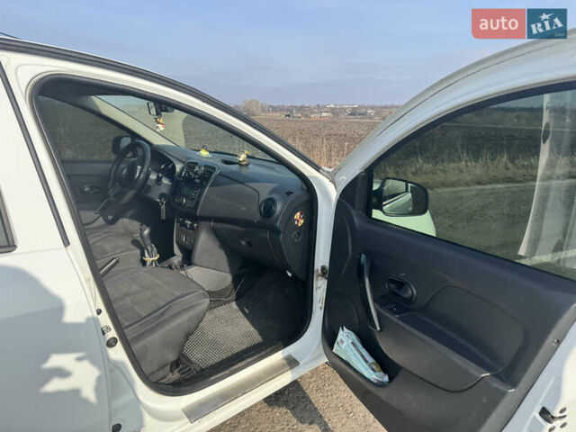 Белый Рено Логан, объемом двигателя 1.46 л и пробегом 165 тыс. км за 8600 $, фото 6 на Automoto.ua