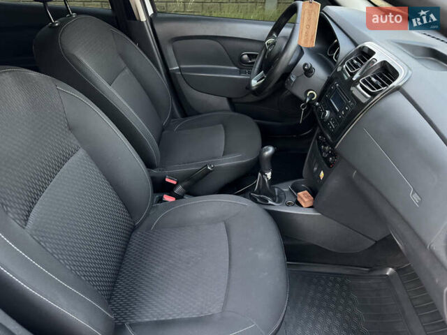 Белый Рено Логан, объемом двигателя 1.15 л и пробегом 200 тыс. км за 5200 $, фото 9 на Automoto.ua