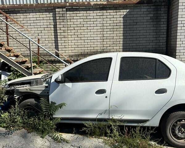 Білий Рено Логан, об'ємом двигуна 1.5 л та пробігом 250 тис. км за 3500 $, фото 2 на Automoto.ua