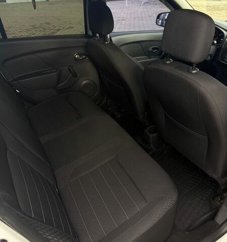 Белый Рено Логан, объемом двигателя 1.46 л и пробегом 289 тыс. км за 6600 $, фото 24 на Automoto.ua