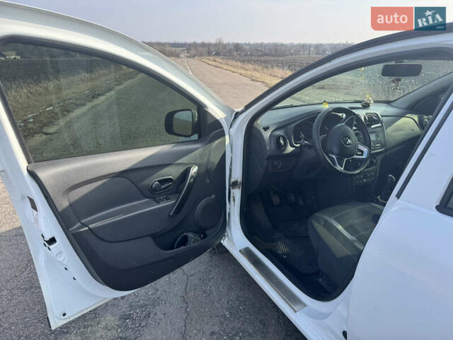 Белый Рено Логан, объемом двигателя 1.46 л и пробегом 165 тыс. км за 8600 $, фото 10 на Automoto.ua