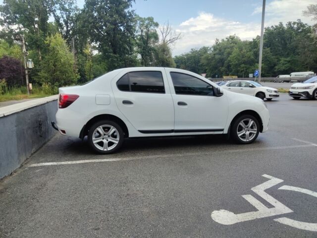 Білий Рено Логан, об'ємом двигуна 1.5 л та пробігом 218 тис. км за 6400 $, фото 1 на Automoto.ua