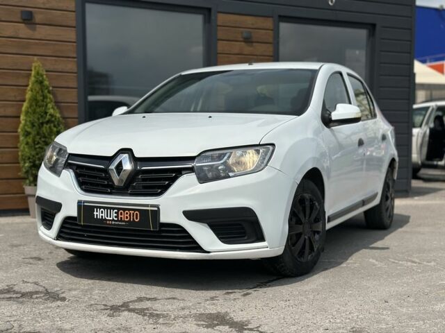 Рено Логан 2017 в Червонограде на Automoto.ua Белый Рено Логан, объемом двигателя 1.2 л и пробегом 137 тыс. км за 5499 $, фото 1 на Automoto.ua