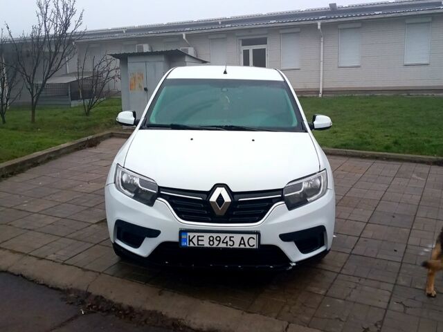Белый Рено Логан, объемом двигателя 1.1 л и пробегом 0 тыс. км за 6000 $, фото 1 на Automoto.ua